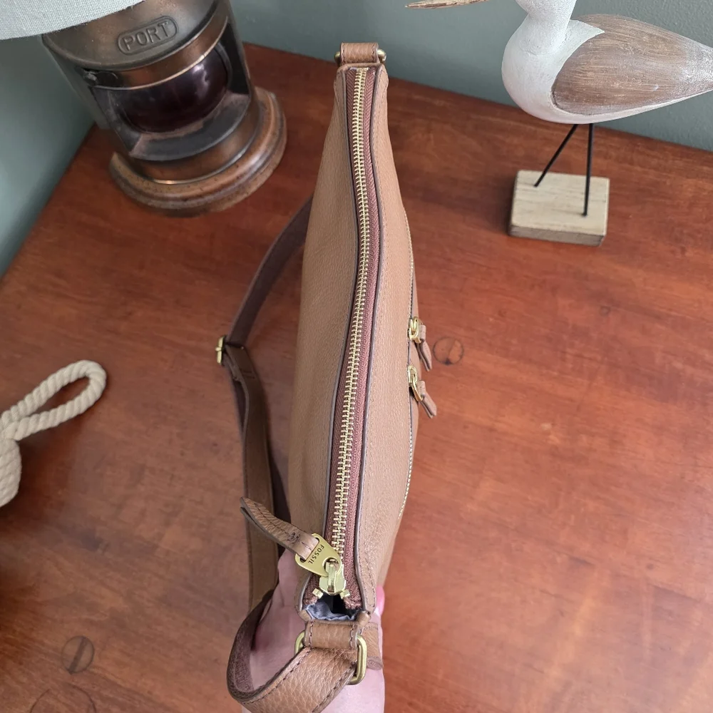 Fossil Erin Pebbled Leather Crossbody Bag Tan Brown Zip Top Shoulder Purse